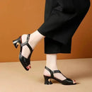 Sandálias Thalia Conforto de Couro com Recortes